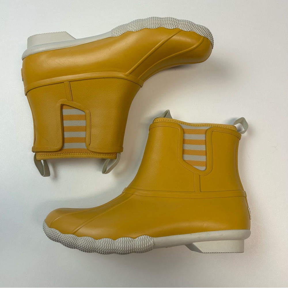Sperry Women’s Saltwater Chelsea Rainboot Size 6.5 Yellow